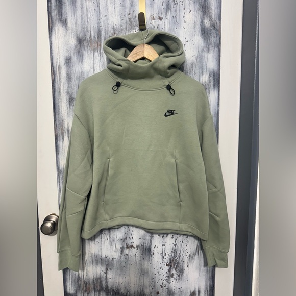 Nike Women's Sportswear Tech Fleece Oversized Hoodie FV6322-370 Size M - NWT - Picture 4 of 9